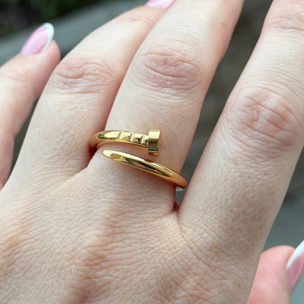 Nail Ring Trendy Design Juste Un Clou Style - Picture 1 of 4
